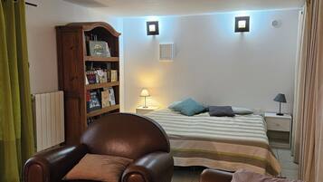 1 chambre, fer et planche Ă repasser, Wi-Fi, draps fournis