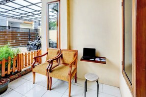 Reception - OYO 4009 Jabusimo Syariah Near Rumah Sakit Mitra Keluarga Kemayoran (Jakarta)
