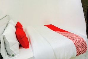 Desk, free WiFi, bed sheets