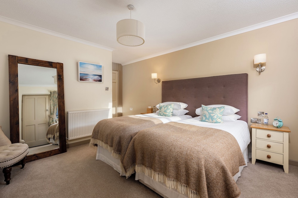 The Tytherleigh Arms by null