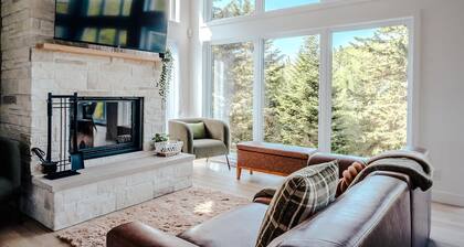 Grand Chalet Moderne au Bord de la RiviĂšre Rouge