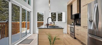 Modern Waterfront Cottage on the Rouge River & Spa