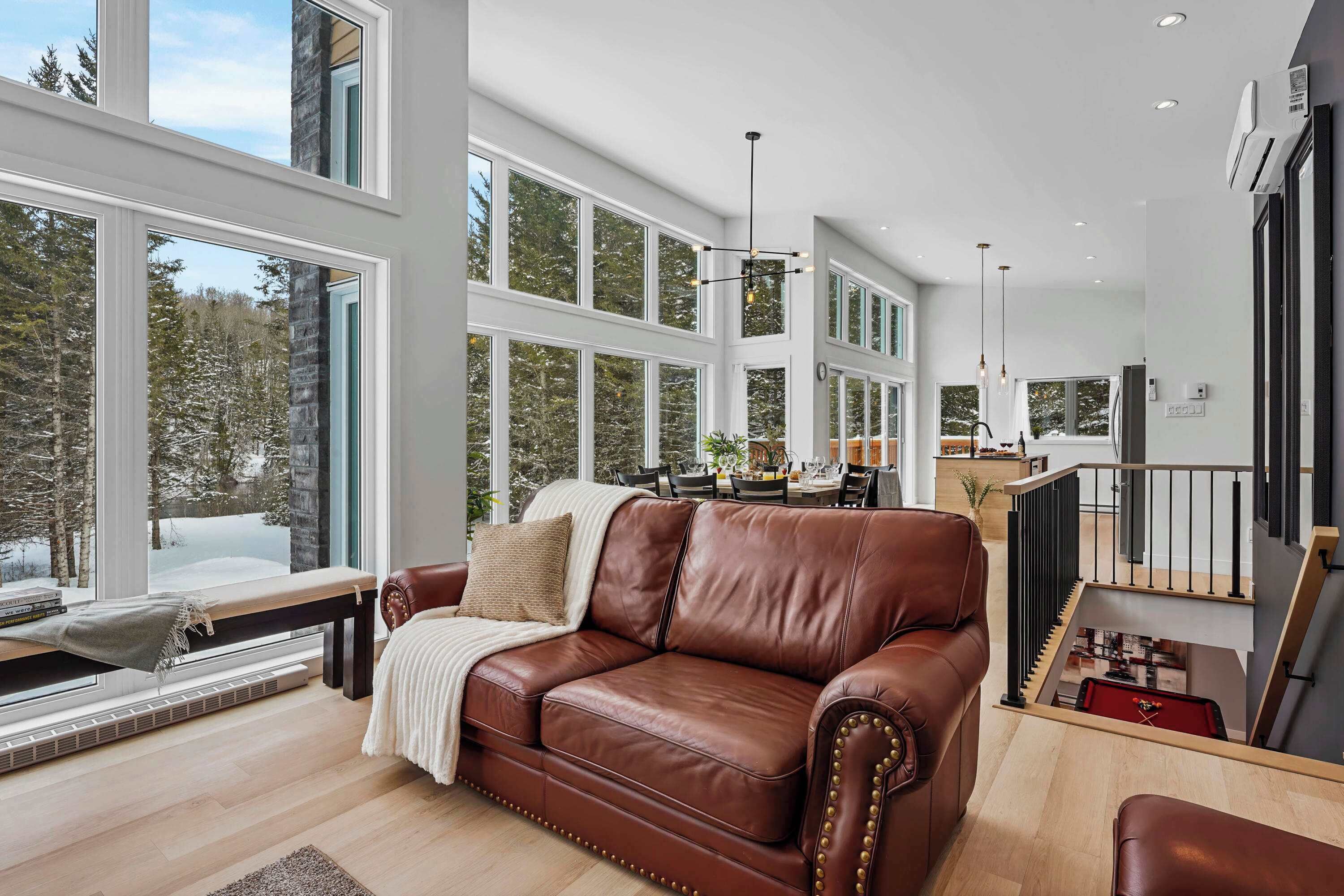 TV, fireplace, offices