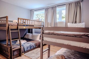 4 dormitorios, escritorio, wifi y ropa de cama