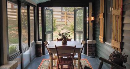 Leipers Fork Bungalow | Hot Tub & Firepit