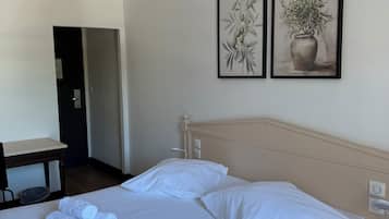 Comfort Double Room, City View | Laptop workspace, soundproofing, free WiFi