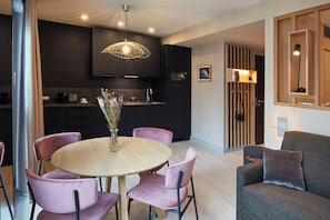 Living area - Adagio Stuttgart Neckarpark (Eröffnung Am 1. Juli 2025) (Stuttgart)