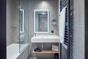 Apartament, 1 dormitori (4 Guests) | Bany | Tovalloles, sabó, xampú i paper higiènic 