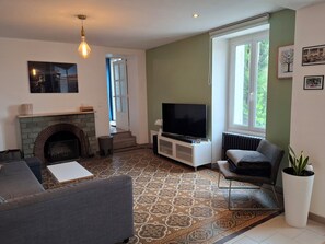 Smart TV, fireplace, video games, table football