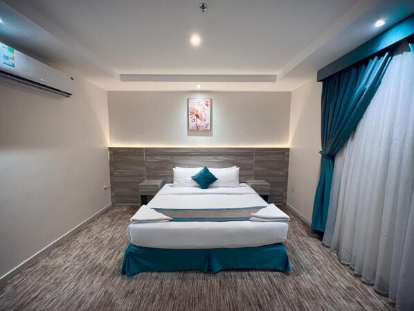 Hypo-allergenic bedding, in-room safe, blackout drapes, soundproofing