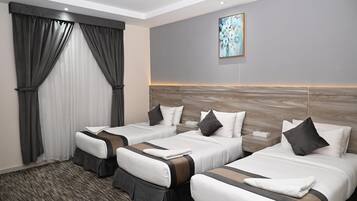 Standard Apartment, 1 Bedroom | 1 bilik tidur, bar mini, peti besi dalam bilik