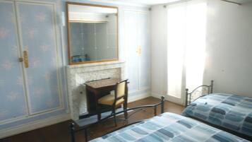 2 slaapkamers, een strijkplank/strijkijzer, wifi, beddengoed