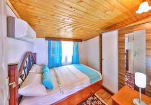 3 chambres, fer et planche à repasser, Wi-Fi, draps fournis