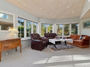 Télévision, cheminée