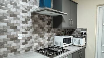 Microonde, forno, piano cottura