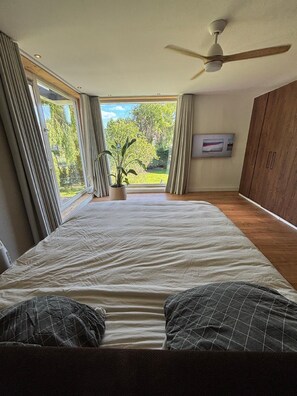 5 bedrooms