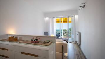2 bedrooms, iron/ironing board, WiFi (free), bed sheets