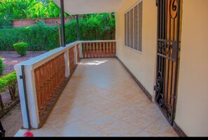 House, 2 Bedrooms, Accessible, Smoking | Kawasan hartanah