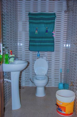Nhà, 2 phòng ngủ, phù hợp cho người khuyết tật, hút thuốc | Phòng tắm
