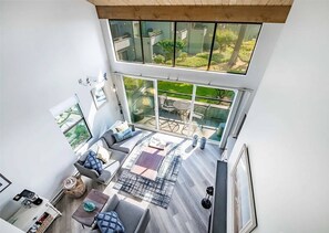 Télévision, baby-foot