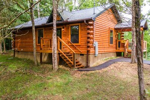 Exterior - Timberlake Nest Cabin (Sevierville)