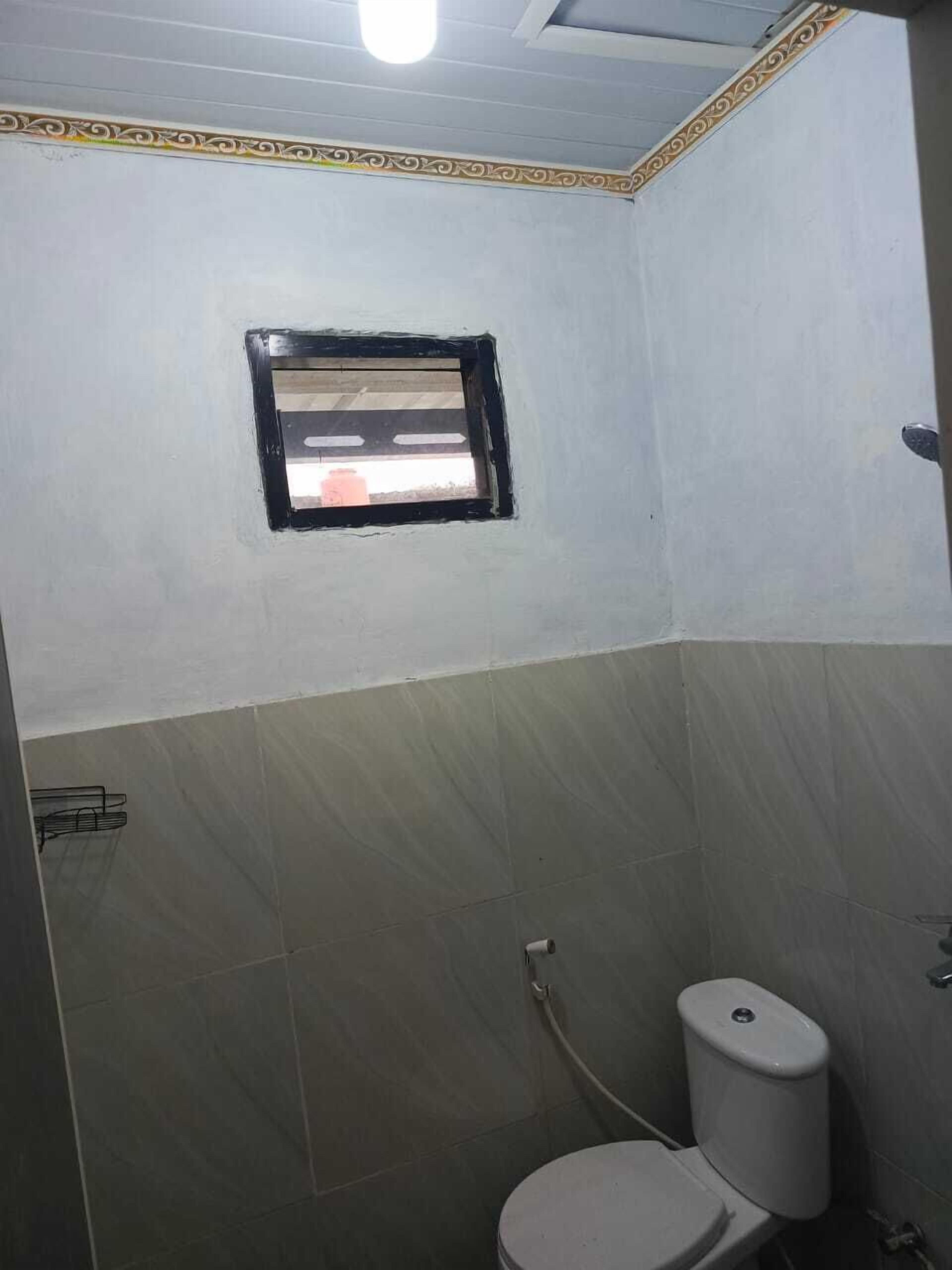 Ducha, toallas, jabón, shampoo