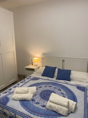 2 bedrooms, WiFi, bed sheets