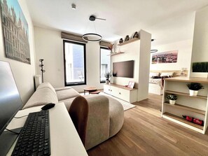 TV, studio