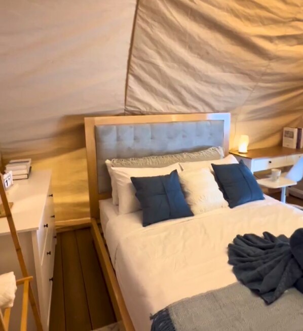 1 bedroom, WiFi - Reef Resort Unit B4 (Island Garden City Of Samal)