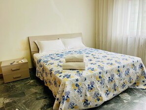 Standard Triple Room | Free WiFi - Cozy stay (Mestre)