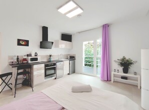 1 chambre, fer et planche à repasser, Wi-Fi, draps fournis