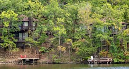 Treetop VIllage Four Seasons #10-Lakefront/2BD/3BA/Pools/Grill/Dock/Firepit-4PP