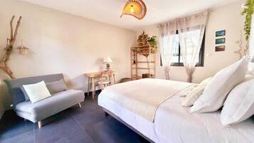 2 chambres, fer et planche à repasser