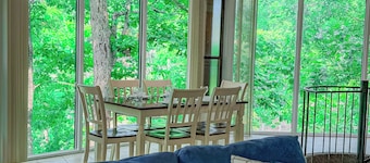 Lakefront Treehouse Treetop Village 2 Bed/3BA/Pools/Pickleball/Dock-6-8PP