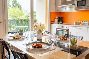 Microwave, oven, stovetop, dishwasher - Apartment 25 minutes from Disneyland (Meaux)