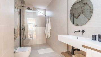 Een douche, een haardroger