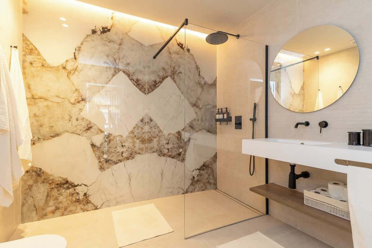Een douche, een haardroger