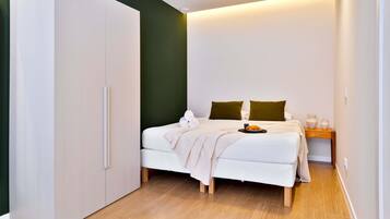 1 habitación, escritorio, tabla de planchar con plancha y wifi