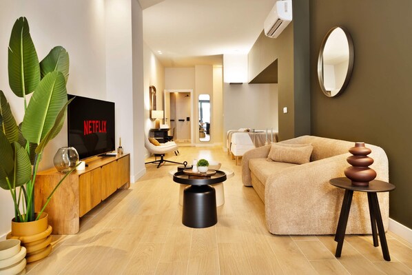 TV, offices - SariStays Valencia City Center R (Valencia)
