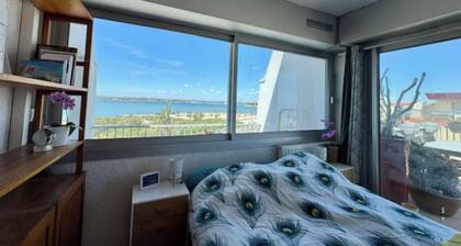 Apartment 1st line Sea view, direct beach access