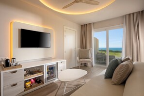 Junior Double or Twin Room, Sea View (Dolce Vita  "The One") | Living area