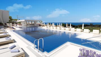 2 piscines a l'aire lliure