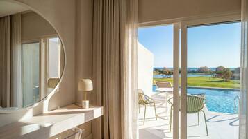 Deluxe-Doppel- oder -Zweibettzimmer, Poolzugang, Meerblick (Oh Là Là "The One" Swin Out) | Ausblick vom Zimmer
