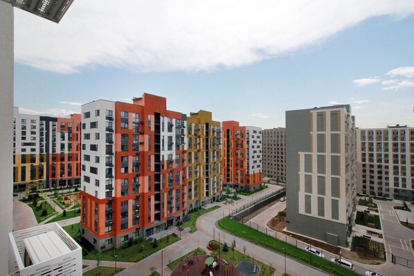 Exterior - 2-bedroom apartment in the center of Almaty with AC, WiFi (Almaty)