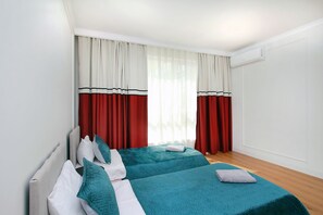 2 chambres, fer et planche à repasser, Wi-Fi, draps fournis