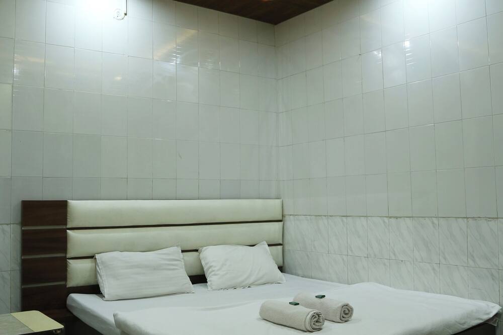 Laugh Tale Hostel
