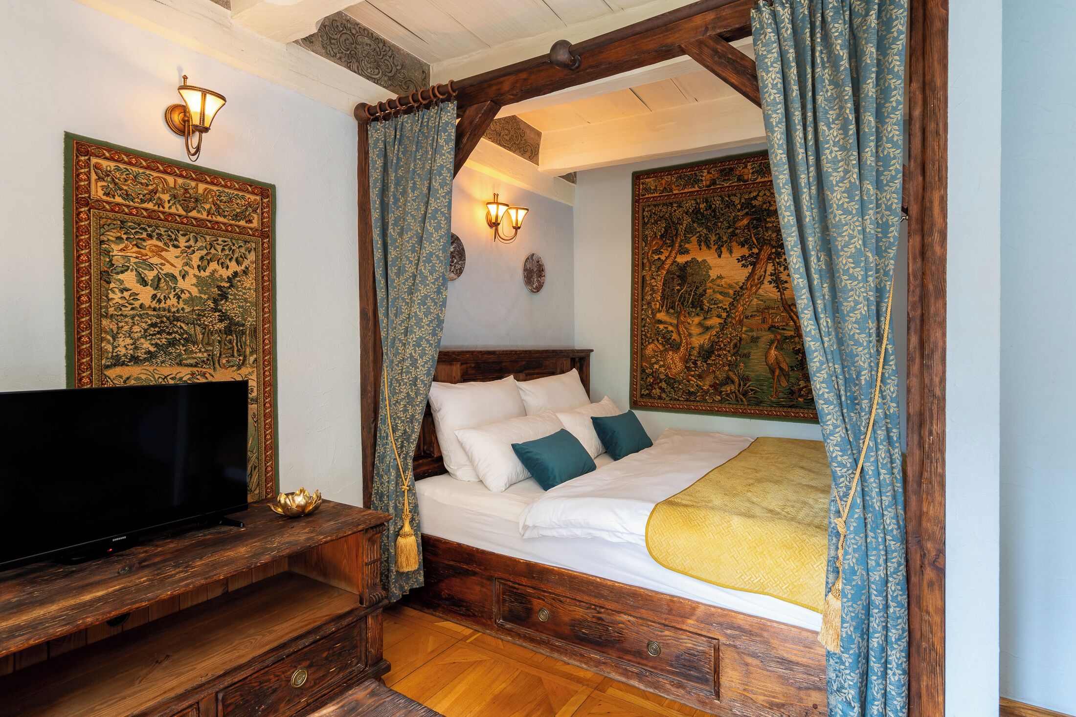 Condo, Garden View | Iron/ironing board, free WiFi