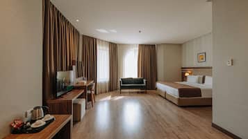In-room safe, desk, laptop workspace, soundproofing