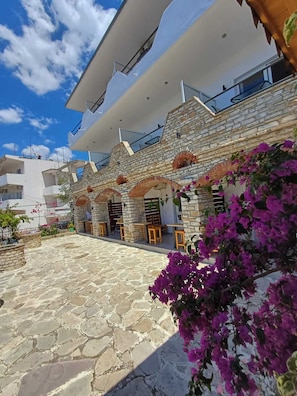 Front of property - Velco BB Himara (Himarë)