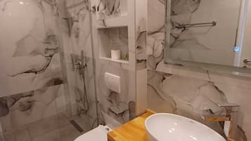 Chambre Triple Deluxe | Salle de bain